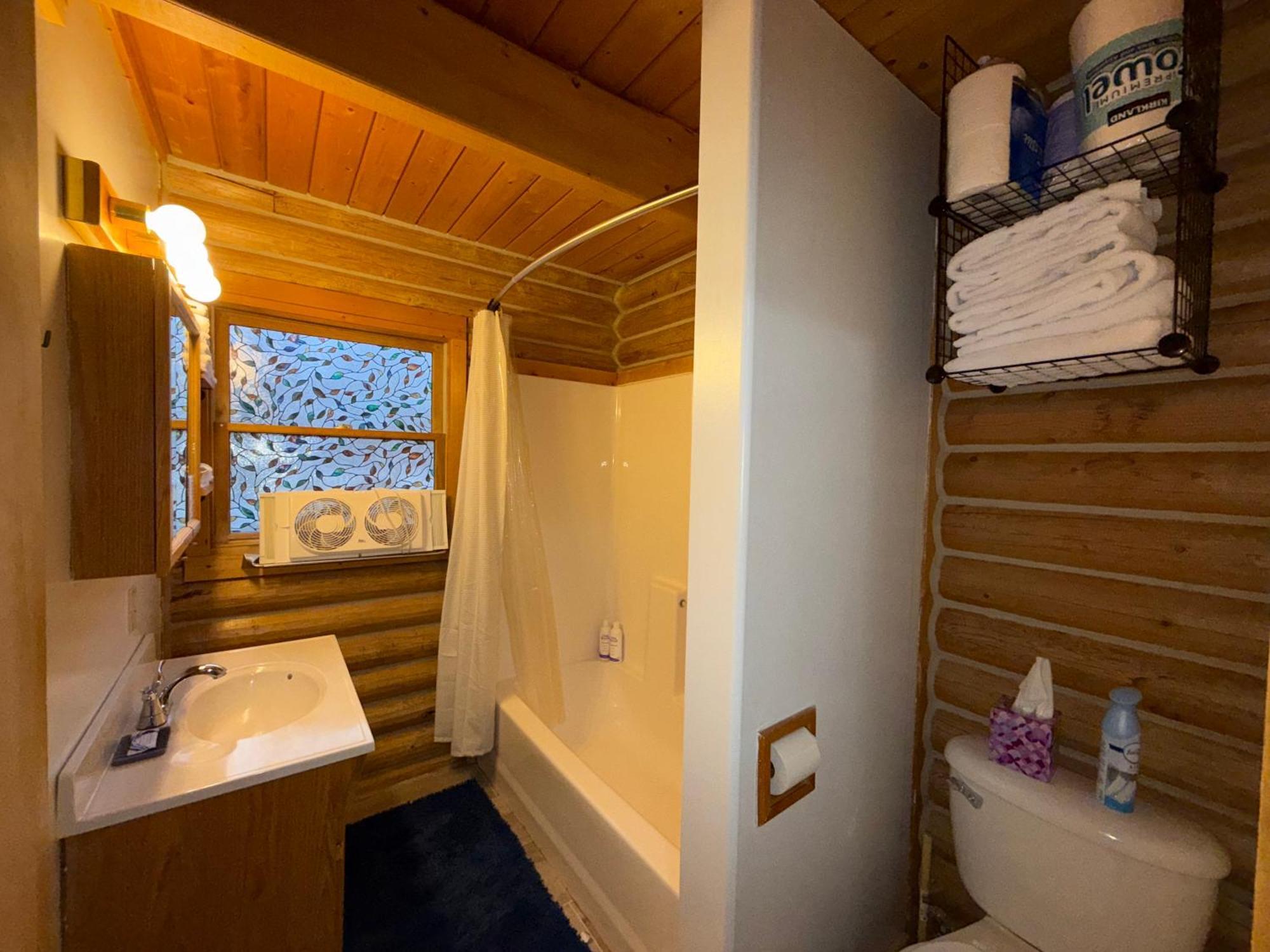 Talkeetna Log Cabin With Hot Tub Unit 2 Exterior photo